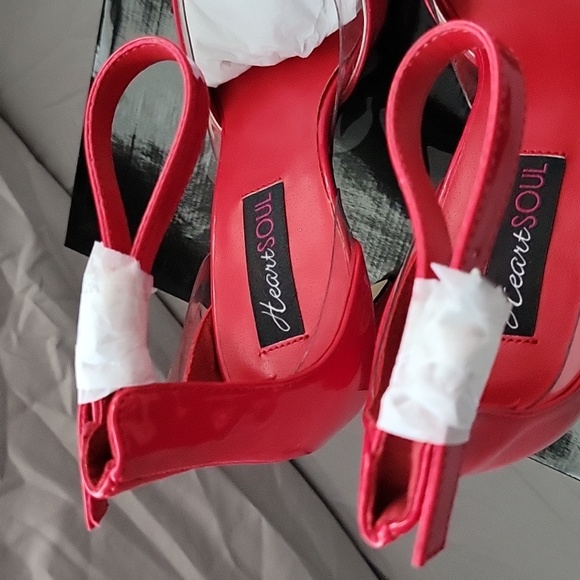 NEW Woman's Soho Red strapy high heels with ankle straps - Picture 4 of 7